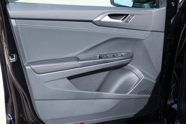 2026 Volkswagen Taos 1.5T SE Black