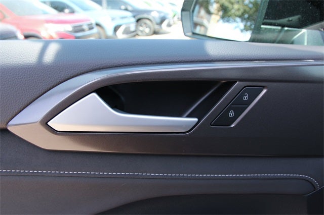 2026 Volkswagen Taos 1.5T SE Black