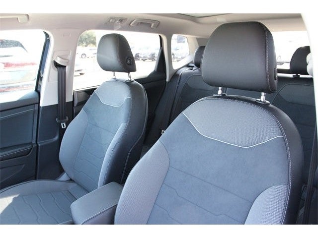 2026 Volkswagen Taos 1.5T SE Black