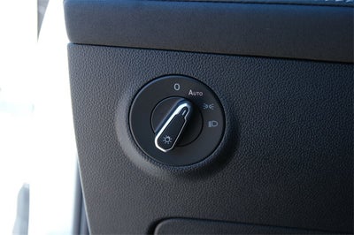 2026 Volkswagen Taos 1.5T SE Black