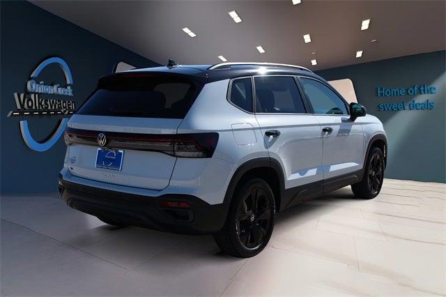 2026 Volkswagen Taos 1.5T SE Black