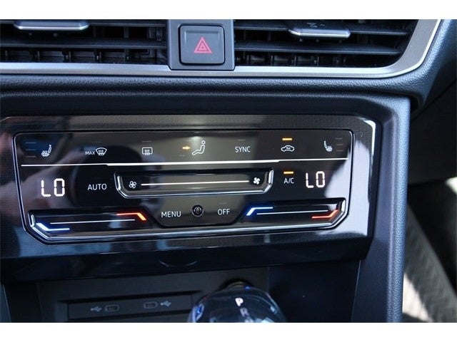 2026 Volkswagen Taos 1.5T SE Black