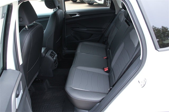 2026 Volkswagen Taos 1.5T SE Black