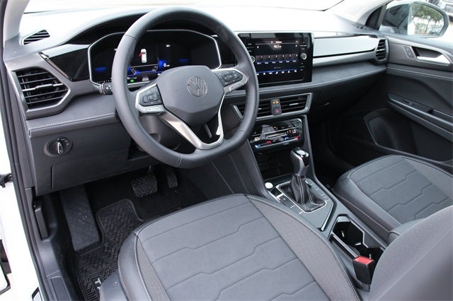 2026 Volkswagen Taos 1.5T SE Black