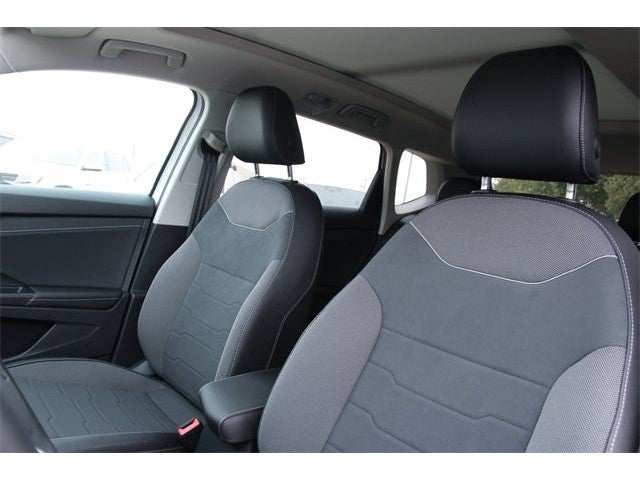 2026 Volkswagen Taos 1.5T SE Black