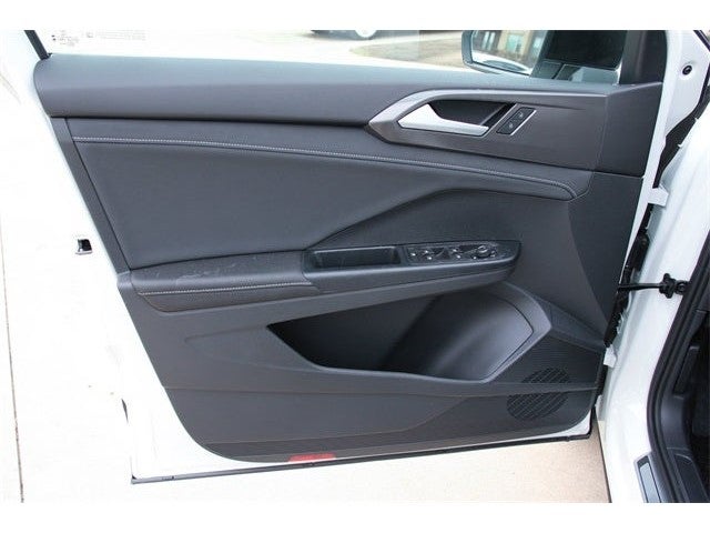 2026 Volkswagen Taos 1.5T SE Black