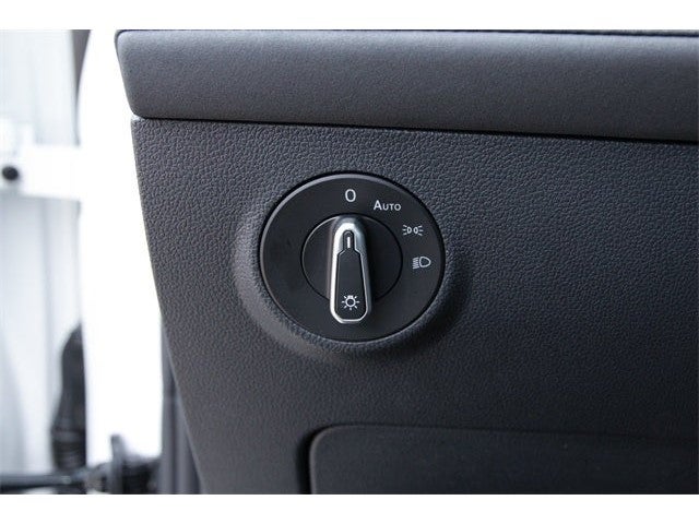 2026 Volkswagen Taos 1.5T SE Black