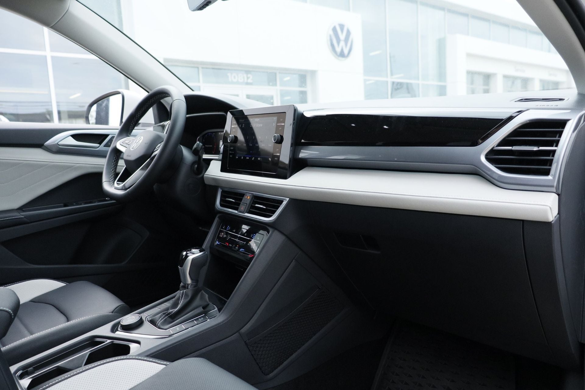 2025 Volkswagen Taos 1.5T SEL