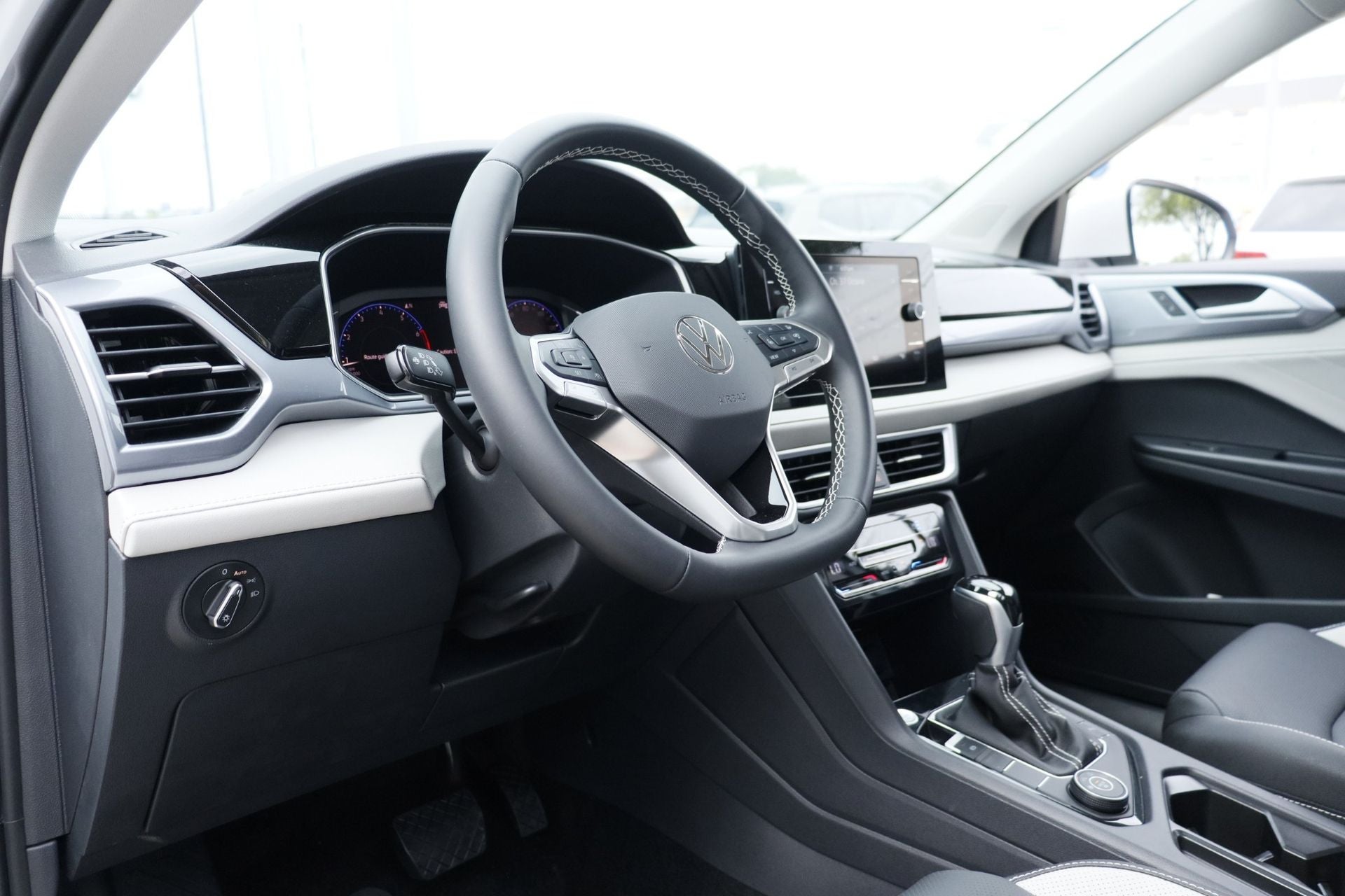 2025 Volkswagen Taos 1.5T SEL