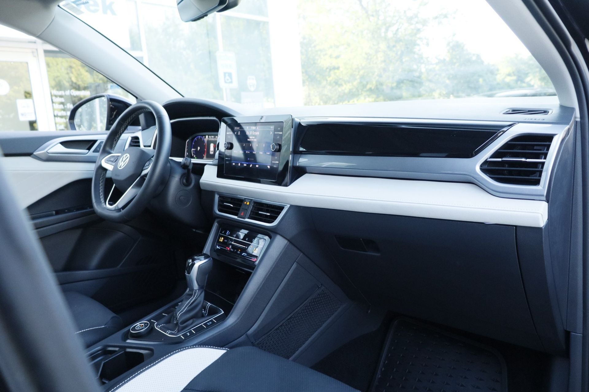 2025 Volkswagen Taos 1.5T SEL