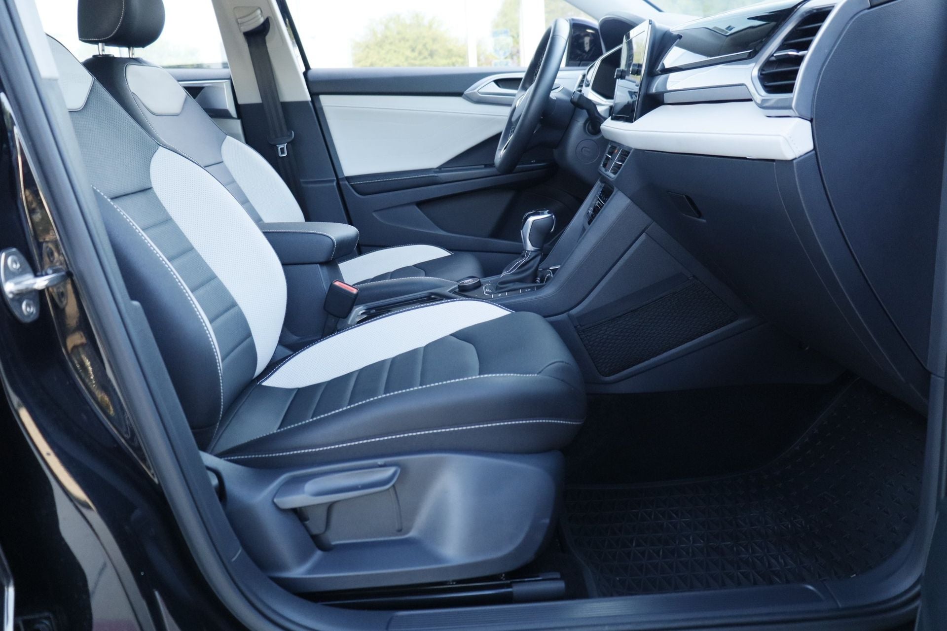 2025 Volkswagen Taos 1.5T SEL
