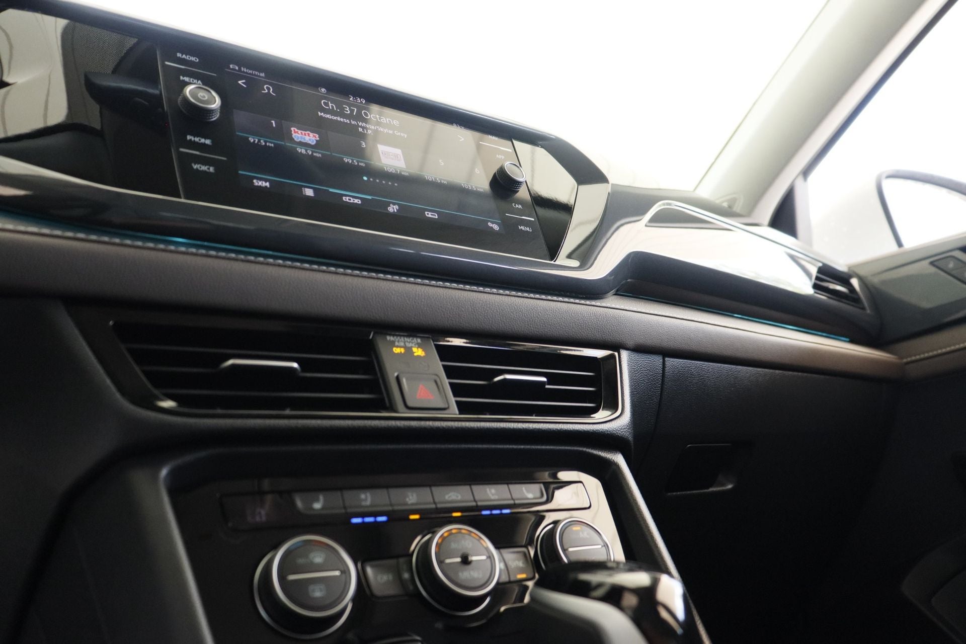 2024 Volkswagen Taos 1.5T SEL