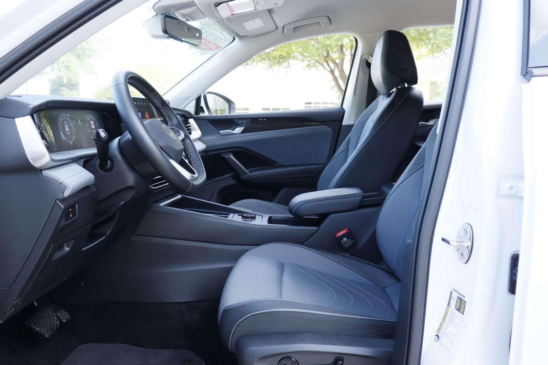2025 Volkswagen Tiguan 2.0T SE