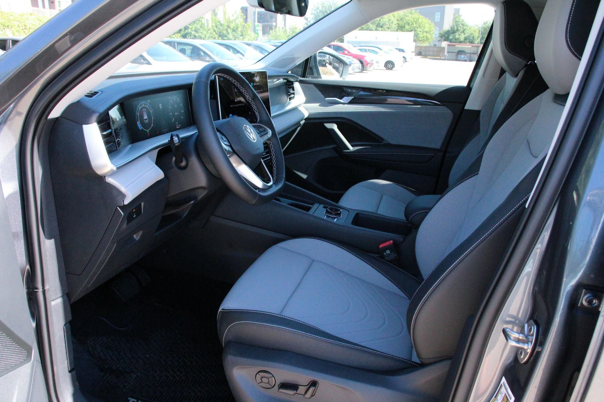 2025 Volkswagen Tiguan 2.0T SE