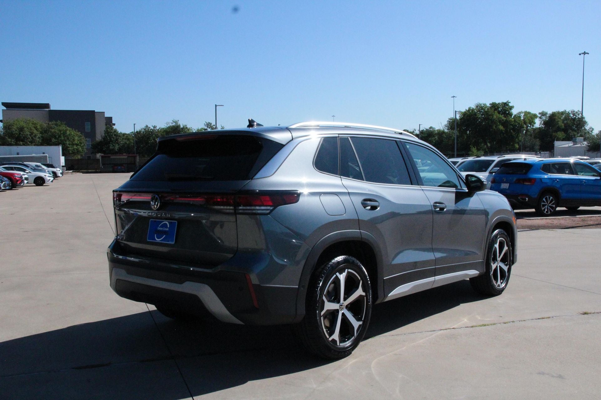 2025 Volkswagen Tiguan 2.0T SE