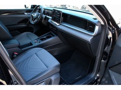 2025 Volkswagen Tiguan 2.0T SE