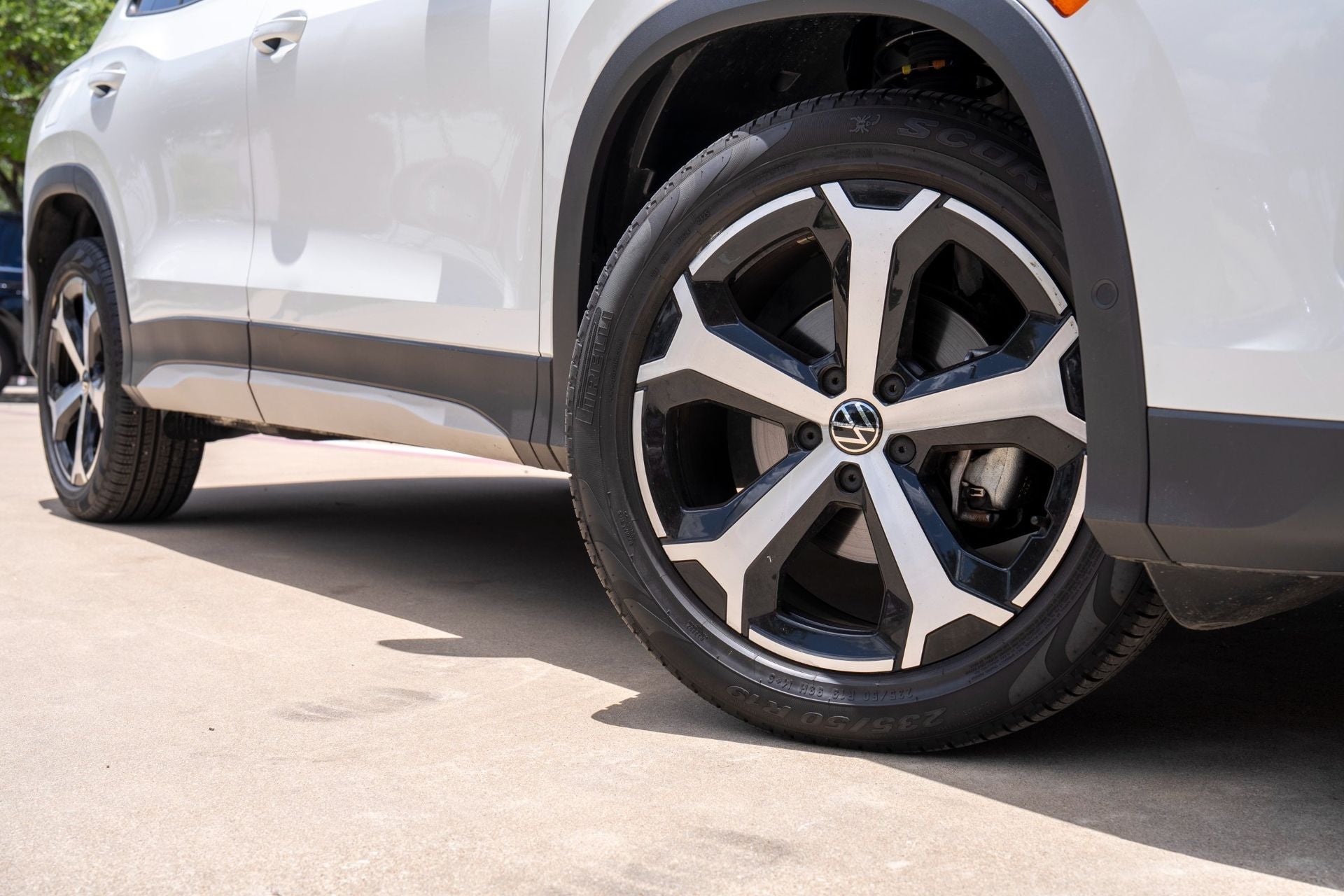 2025 Volkswagen Tiguan 2.0T SE