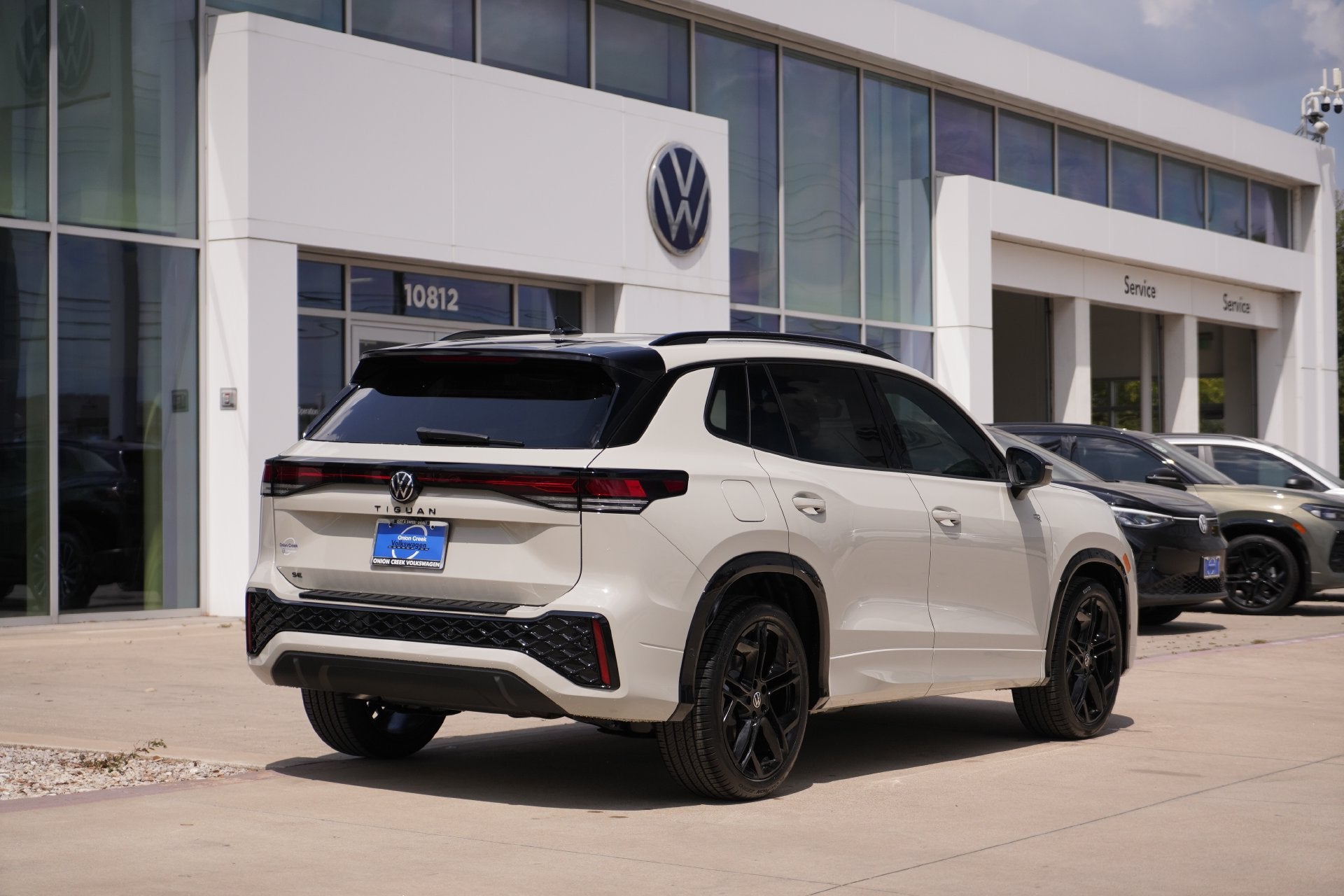 2026 Volkswagen Tiguan 2.0T SE R-Line Black