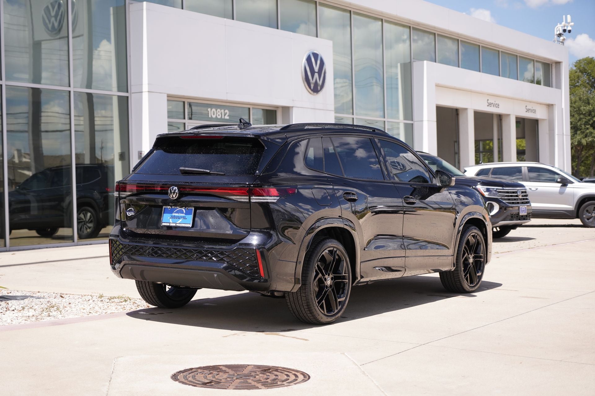 2026 Volkswagen Tiguan 2.0T SE R-Line Black
