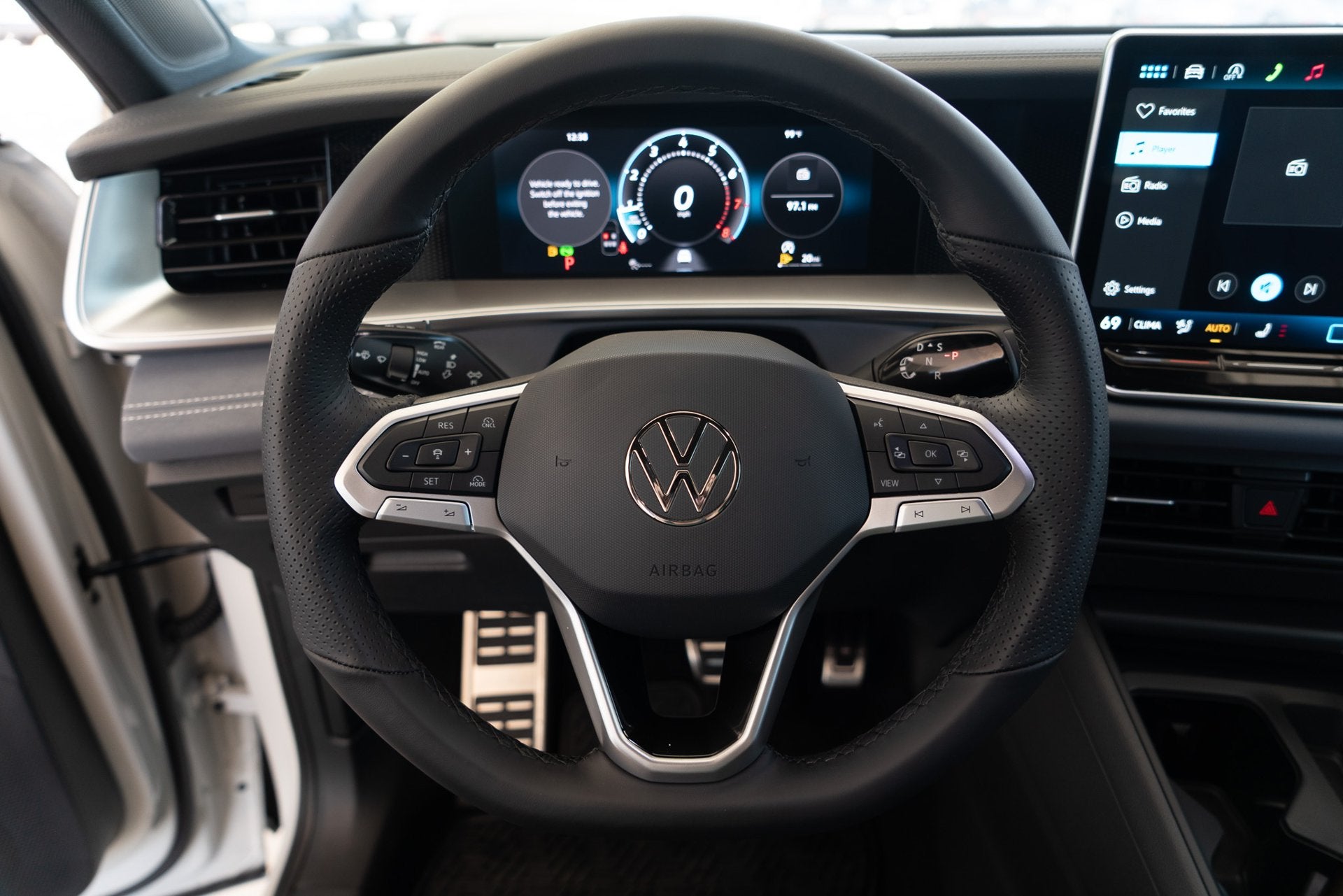 2026 Volkswagen Tiguan 2.0T SE R-Line Black