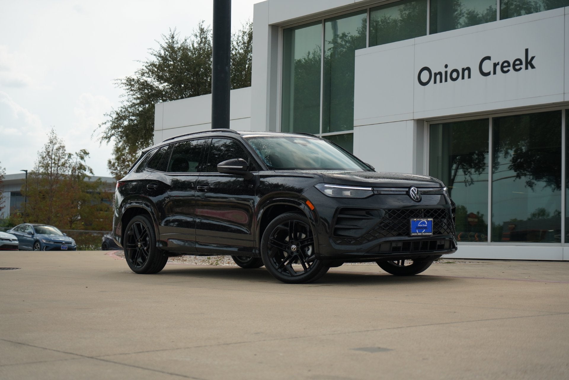 2026 Volkswagen Tiguan 2.0T SE R-Line Black
