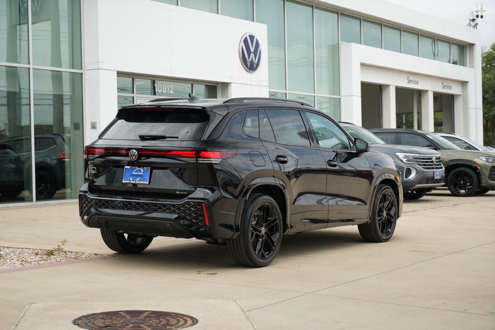 2026 Volkswagen Tiguan 2.0T SE R-Line Black