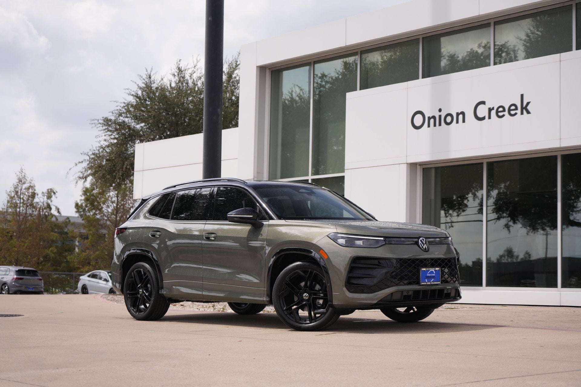 2026 Volkswagen Tiguan 2.0T SE R-Line Black