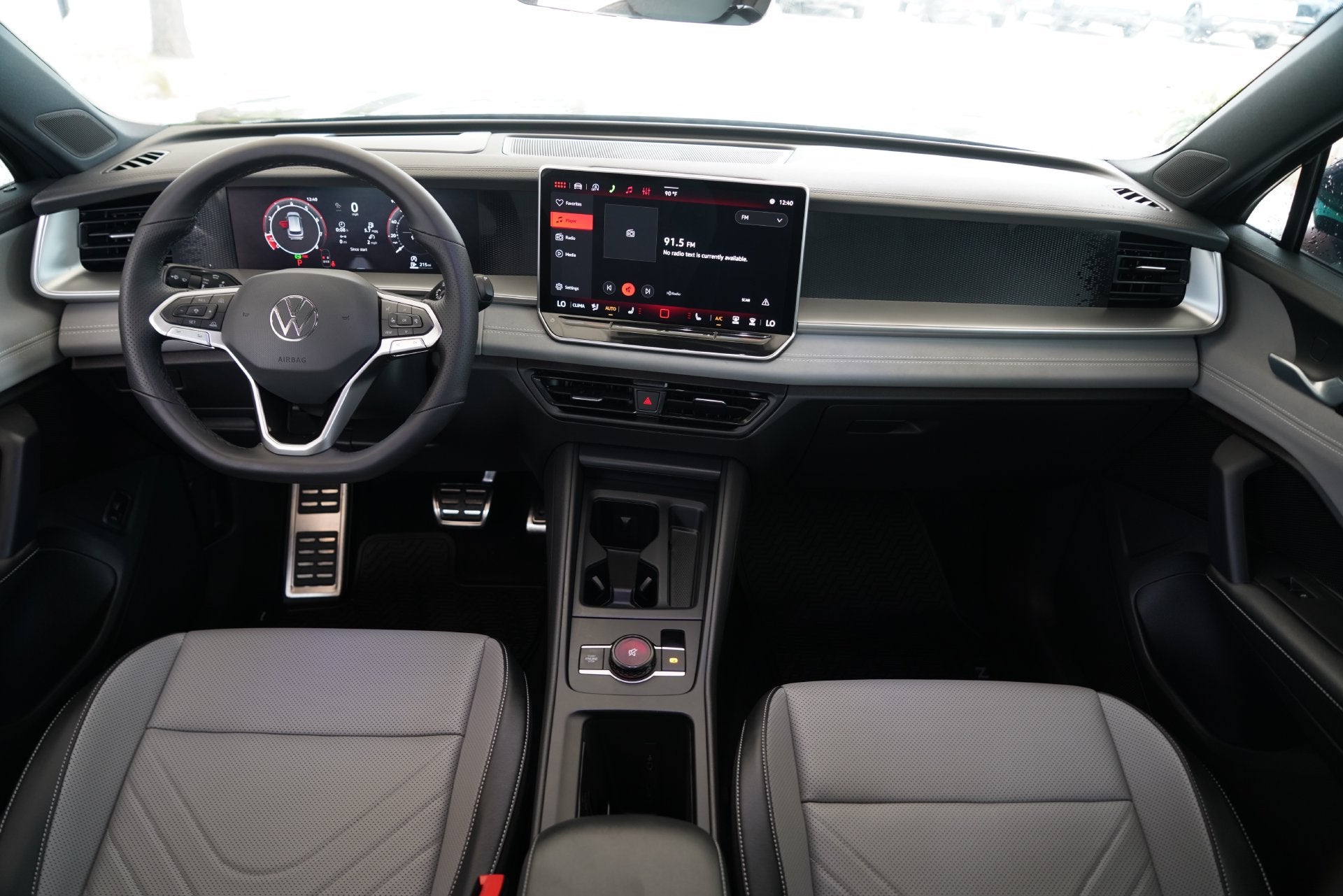 2026 Volkswagen Tiguan 2.0T SE R-Line Black