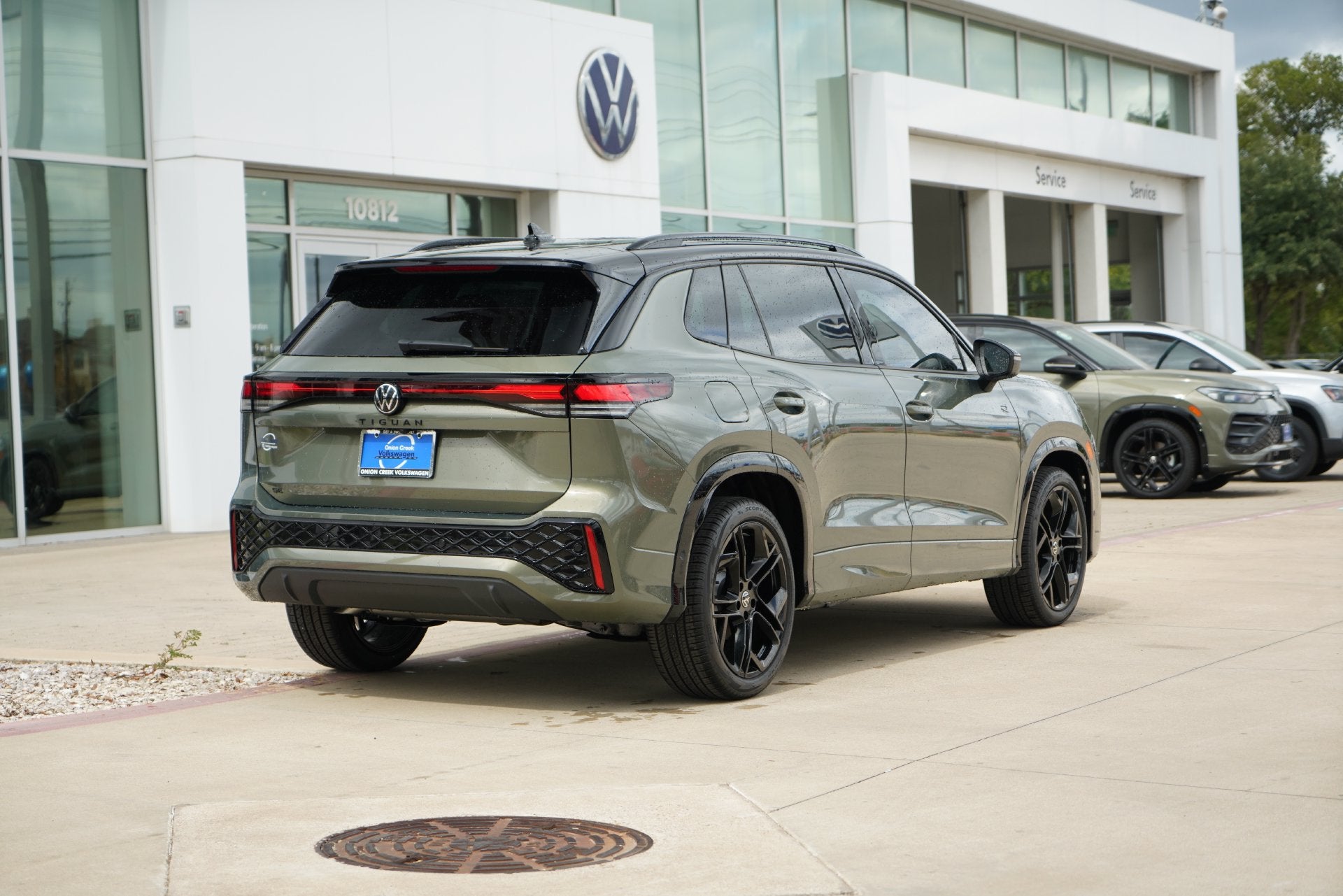 2026 Volkswagen Tiguan 2.0T SE R-Line Black