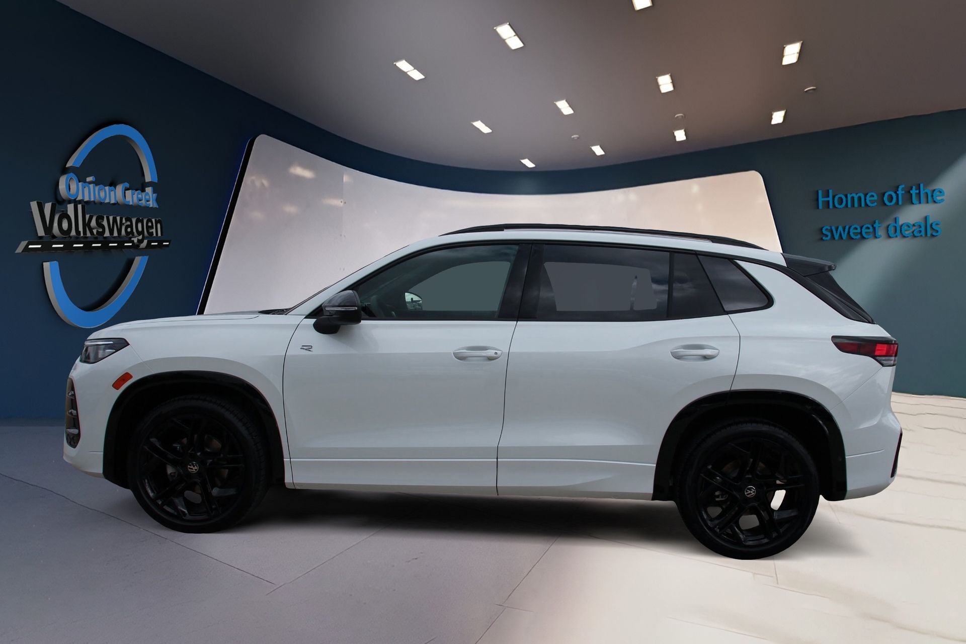 2026 Volkswagen Tiguan 2.0T SE R-Line Black