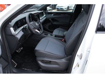2026 Volkswagen Tiguan 2.0T SE R-Line Black