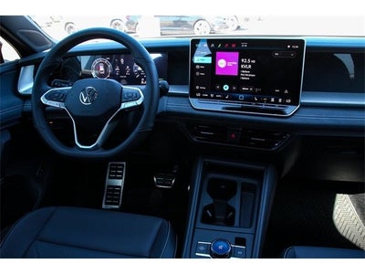 2026 Volkswagen Tiguan 2.0T SE R-Line Black