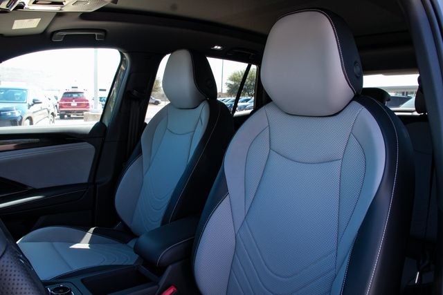 2026 Volkswagen Tiguan SE R-Line FWD