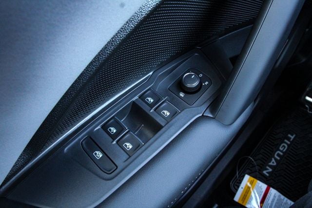 2026 Volkswagen Tiguan SE R-Line FWD