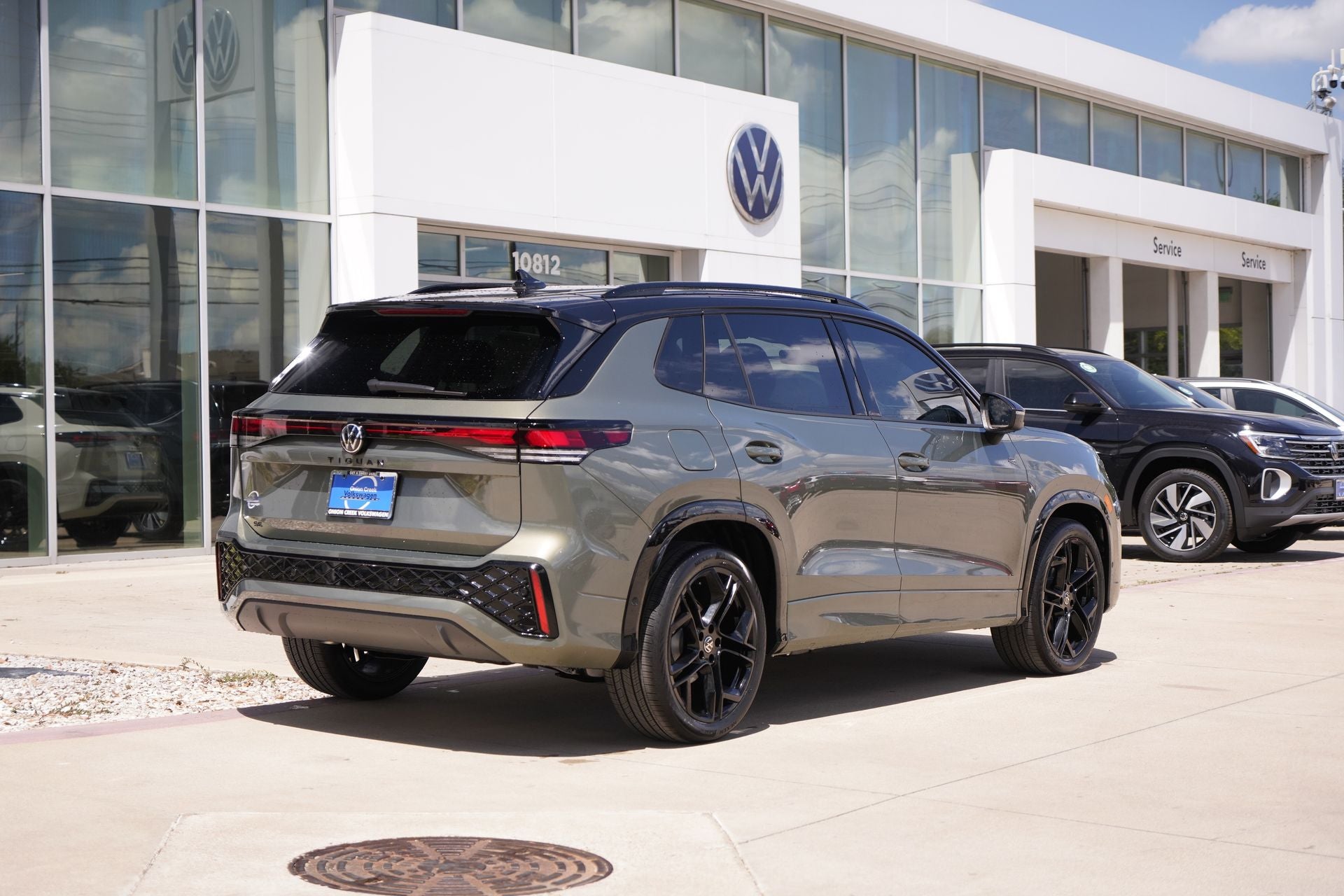 2026 Volkswagen Tiguan 2.0T SE R-Line Black