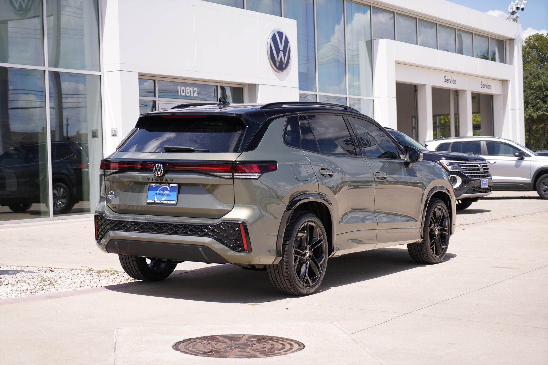 2026 Volkswagen Tiguan 2.0T SE R-Line Black