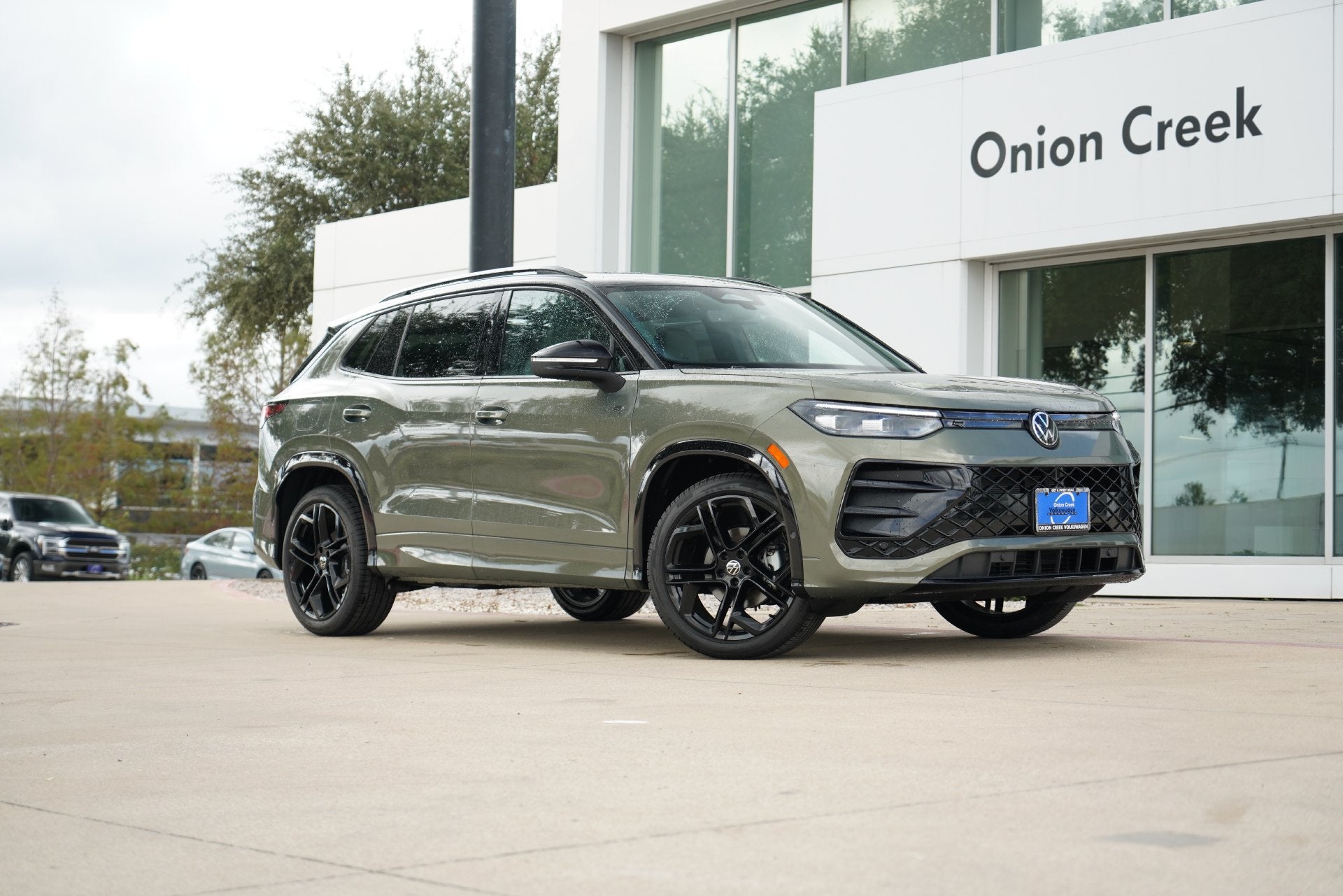2026 Volkswagen Tiguan 2.0T SE R-Line Black