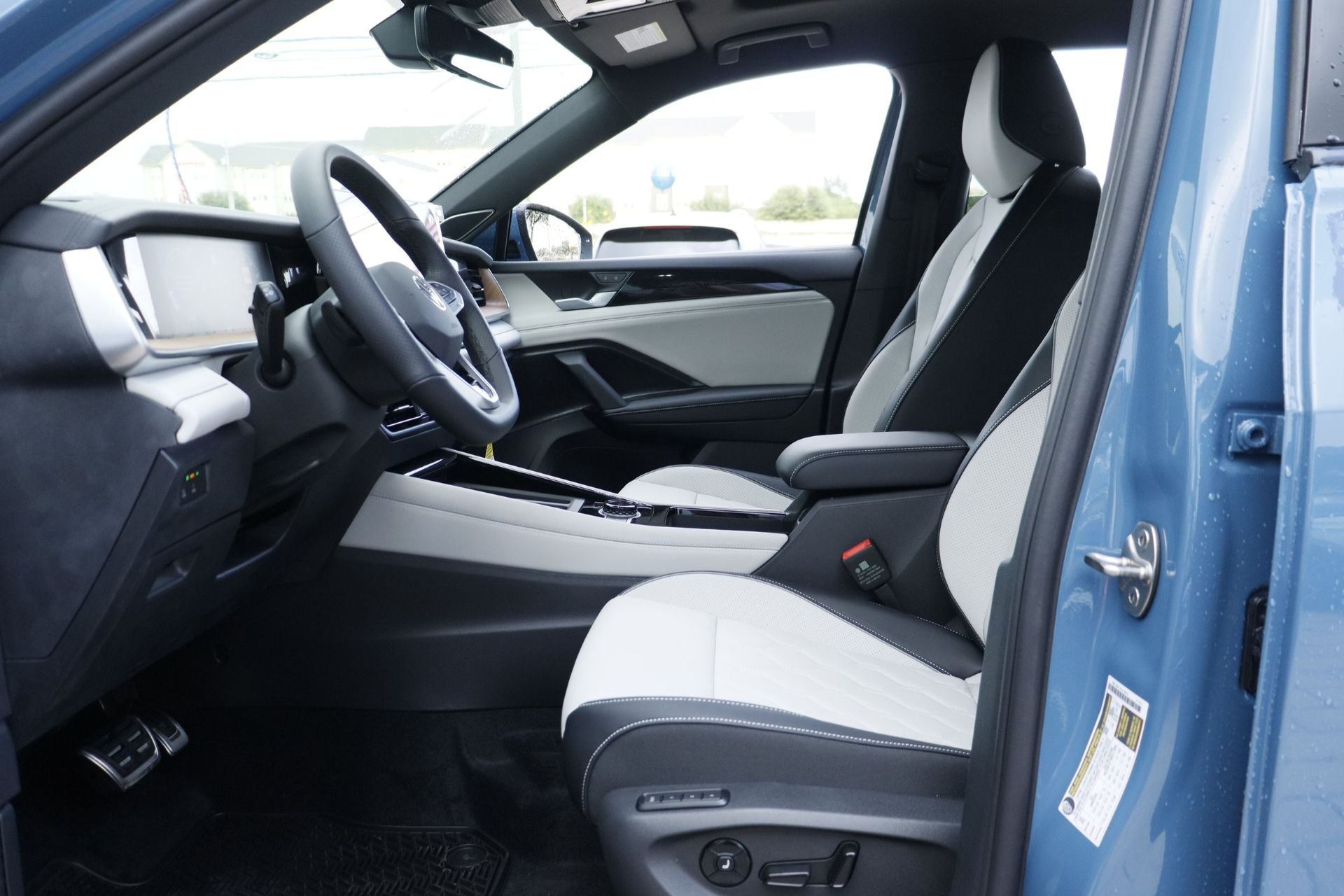 2026 Volkswagen Tiguan 2.0T SEL R-Line Turbo