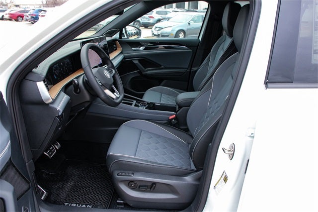 2026 Volkswagen Tiguan 2.0T SEL R-Line