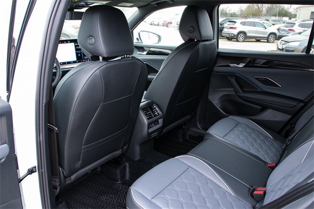 2026 Volkswagen Tiguan 2.0T SEL R-Line