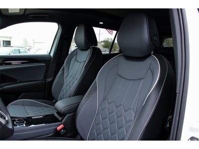 2026 Volkswagen Tiguan 2.0T SEL R-Line