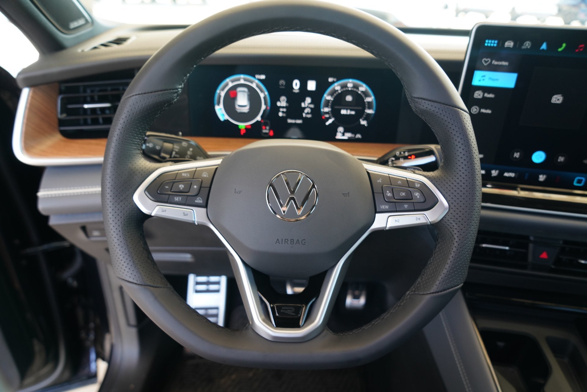 2026 Volkswagen Tiguan 2.0T SEL R-Line Turbo