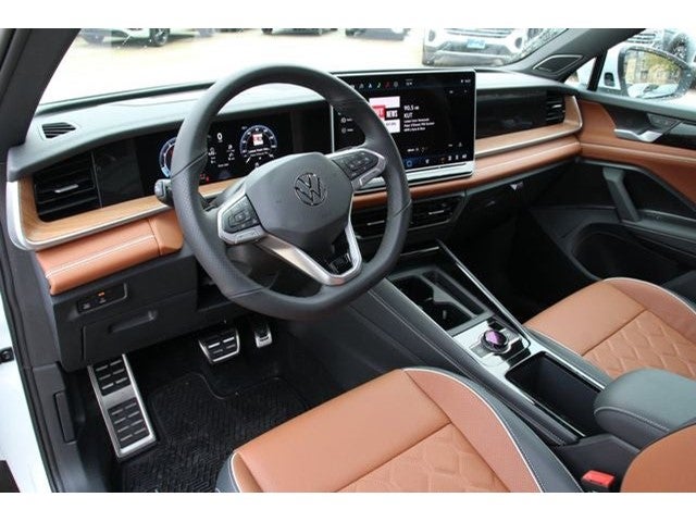 2026 Volkswagen Tiguan 2.0T SEL R-Line