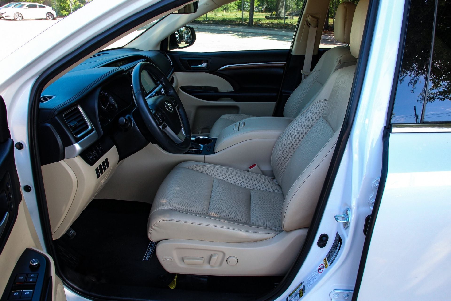 2019 Toyota Highlander Base