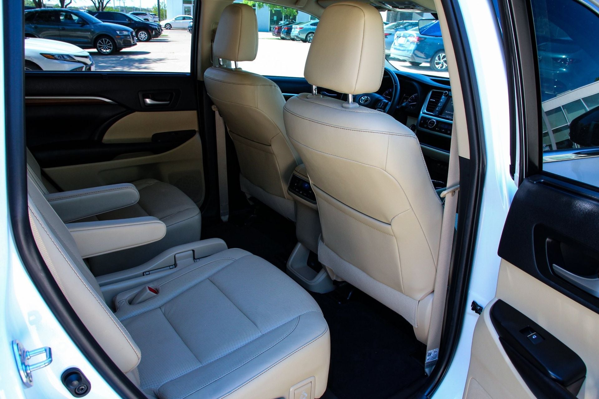 2019 Toyota Highlander Base