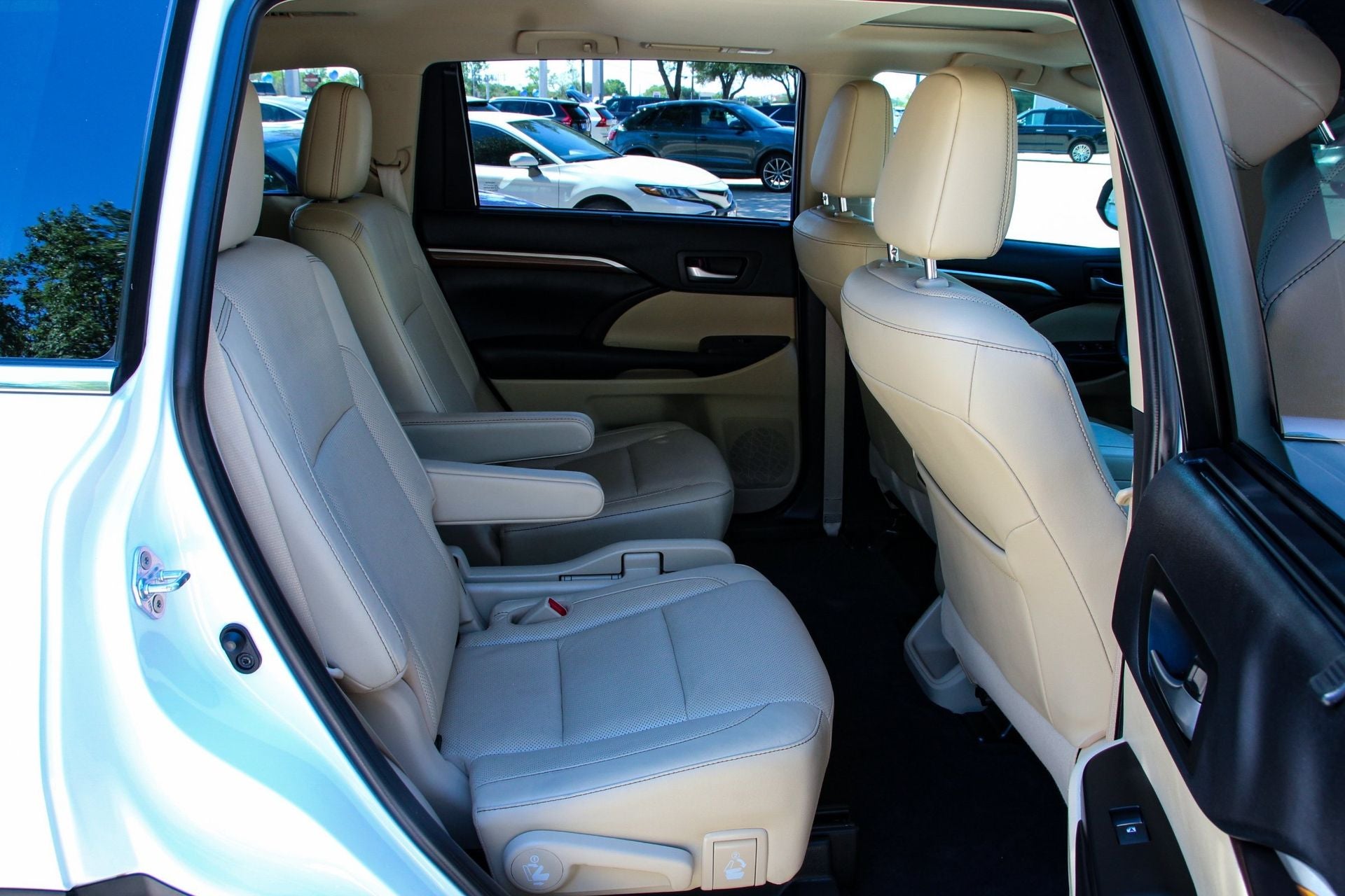 2019 Toyota Highlander Base