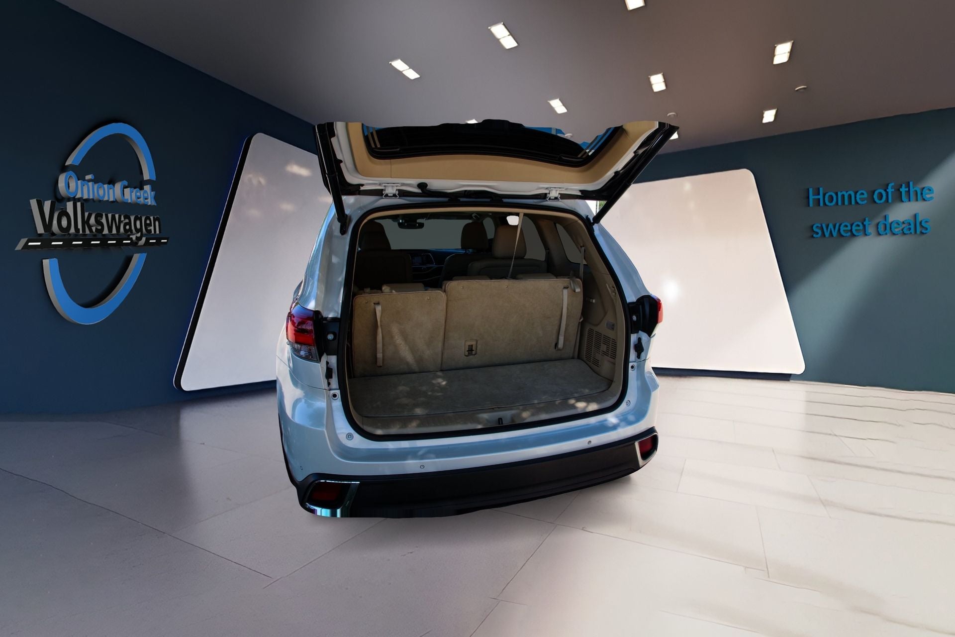 2019 Toyota Highlander Base