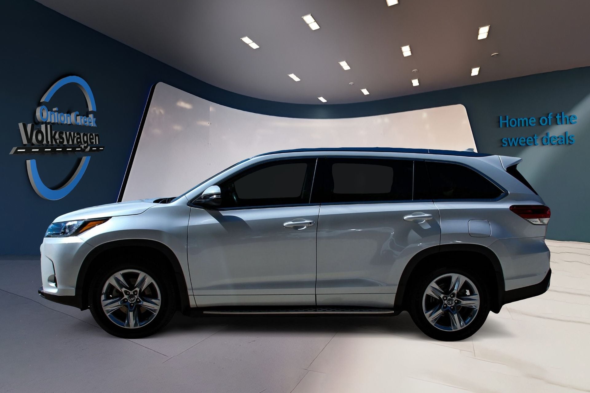 2019 Toyota Highlander Base