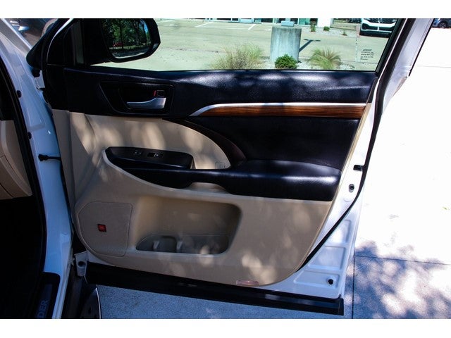 2019 Toyota Highlander Base