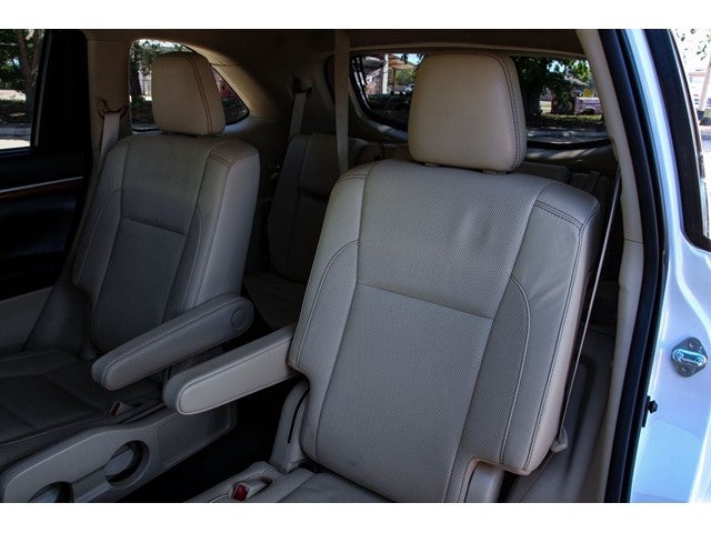 2019 Toyota Highlander Base